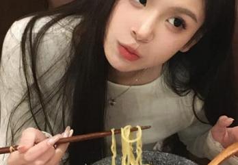 今日观看51cg，果然又是个充满惊喜的日子，简直就像在人生路上捡到了个大瓜！