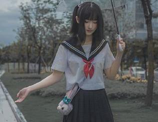 五一吃瓜群众官网：在线看热闹，瓜田里的爱情和背叛！