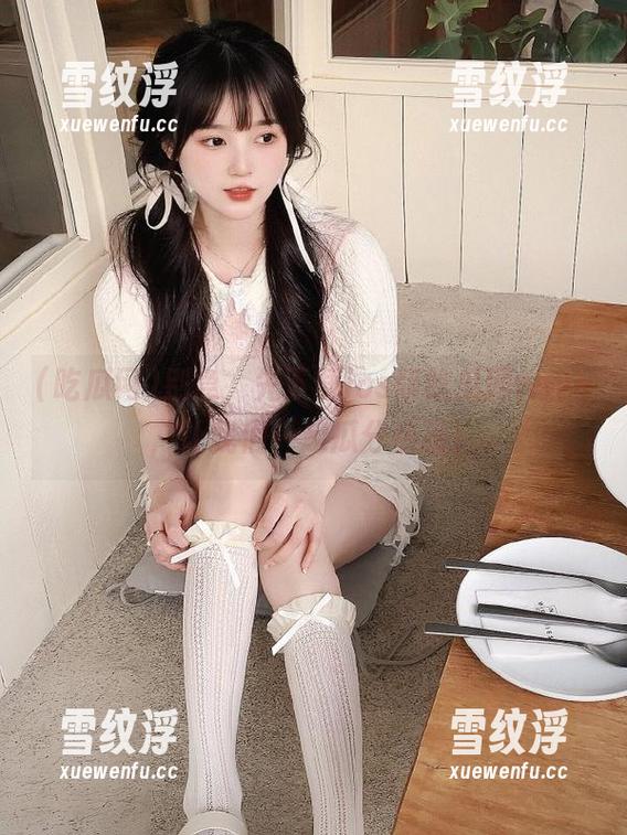 别急，先下载ios版吃瓜网wwe，让我们一起瓜分热搜！