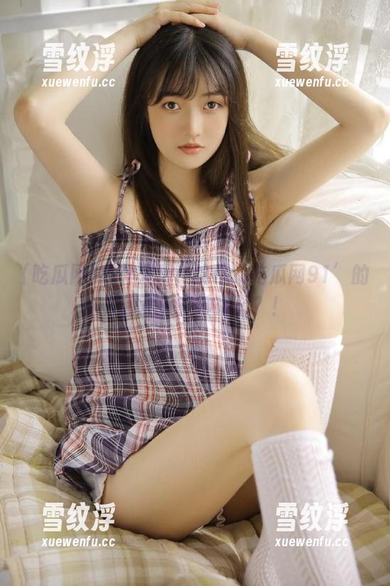 意外发现！这口‘吃瓜网91’的入口竟藏在沙发下？！
