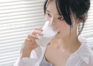 每日吃瓜51：这里有个传送门，走进当下最火爆的大瓜世界！