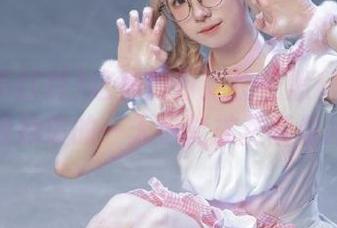 这里是万篇长征黑料不打烊，下载后你的一天也能被正能量拯救！