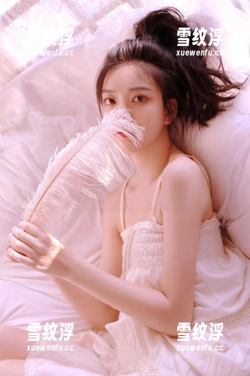 黑料吃瓜不打烊 刚到黑料吃瓜不打烊的入口,我就明白了:吃瓜还得有个地方!